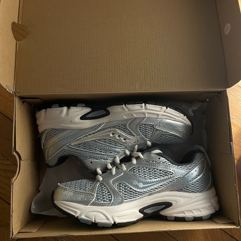 Women’s Saucony Ride Millennium